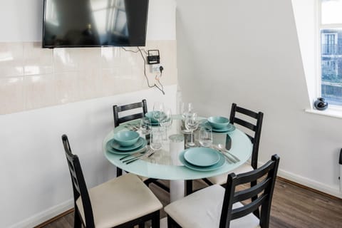 Bright Fitzrovia Studio Apartment in London Borough of Islington