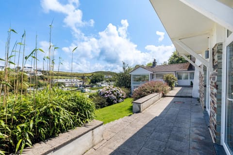 Beach Haven House in Polzeath