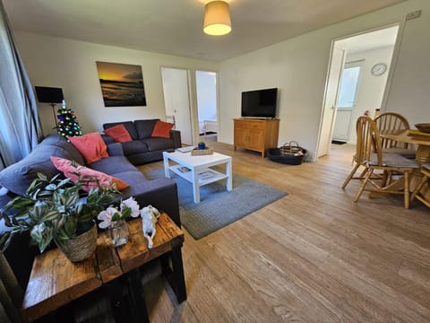 Pet Friendly 2 Bed Coastal Property - Millendreath, Looe House in Looe