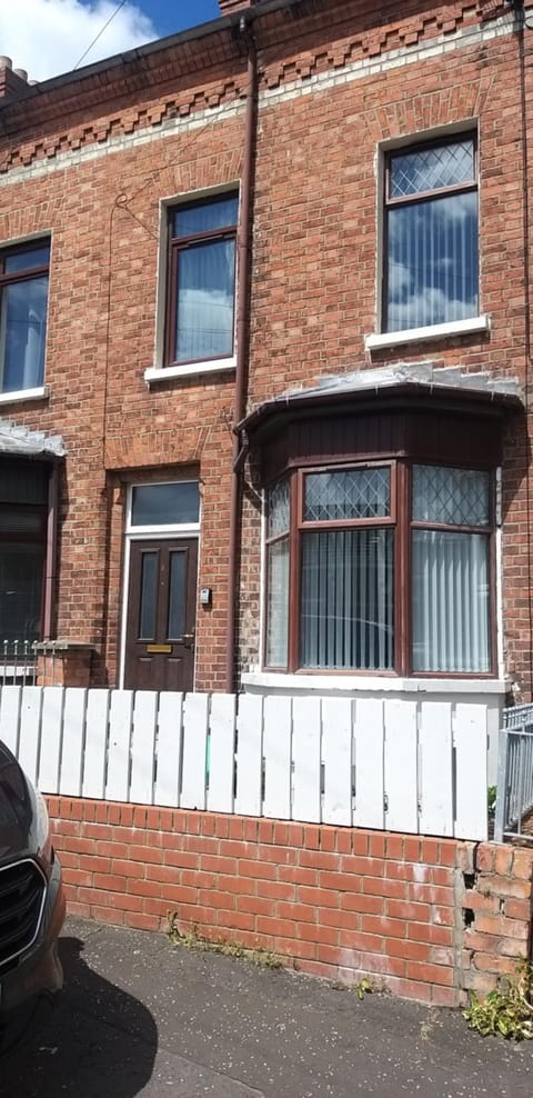 St. James Street Townhouse Belfast Vacation rental in Belfast