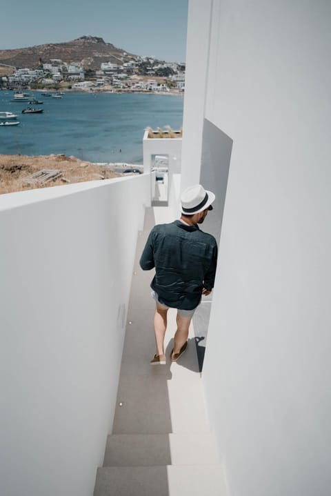 CUBIC Mykonos Seafront Design Suites Hôtel in Ornos