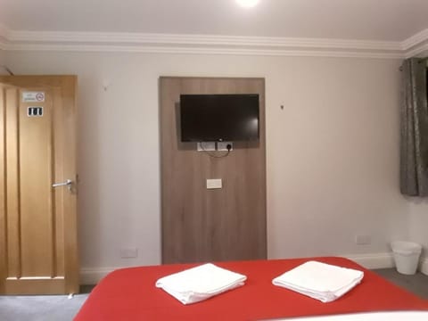 Property building, Bed, Photo of the whole room, Bedroom