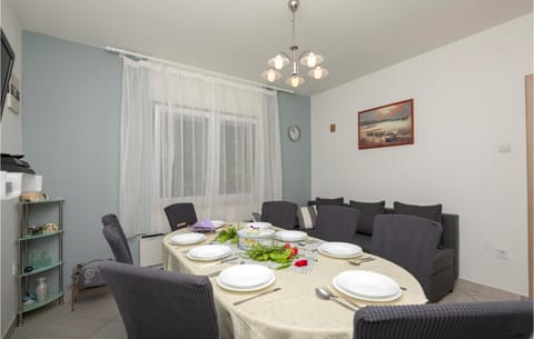 Beautiful Home In Bast With Kitchen Casa in Baška Voda