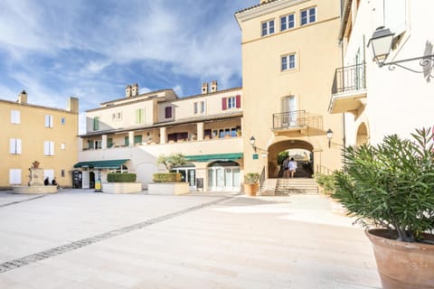 Les maisons et villas de Pont Royal en Provence - maeva Home - Maison pour 8 83 Apartment in Mallemort