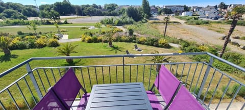 Natural landscape, View (from property/room), Balcony/Terrace