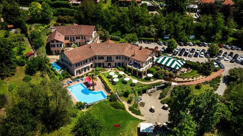 Bird's eye view, Swimming pool