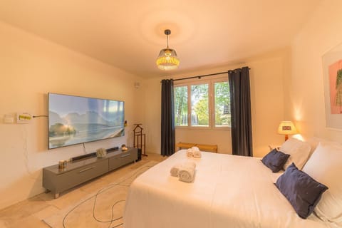 Luxury Villa Pernette, vue lac et plage privee LLA Selections by Locationlacannecy Casa in Doussard