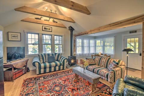 Wild Goose Cottage on Little Lake Sunapee! House in New London