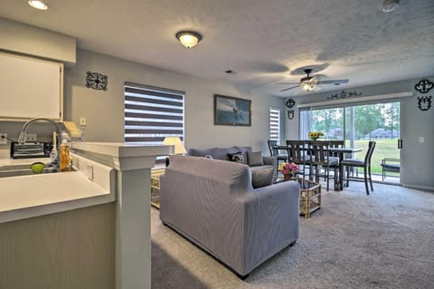 Myrtle Beach Condo with Community Pools and Golf! Apartment in Carolina Forest