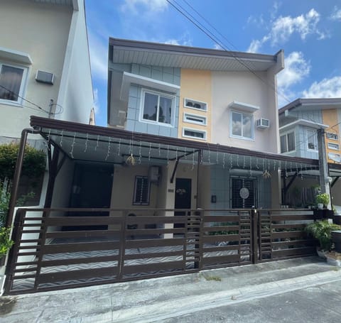 Mago Nouveau Residence 3bdrm-3bath Subdivision House in Angeles