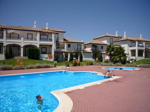 Property building, Swimming pool, Swimming pool