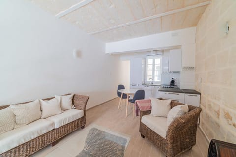 Central Valletta Townhouse-Hosted by Sweetstay Apartment in Valletta