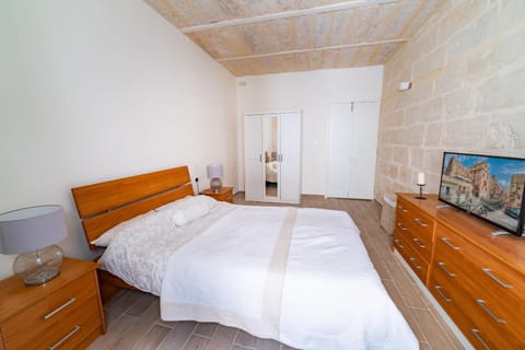 Central Valletta Townhouse-Hosted by Sweetstay Apartment in Valletta