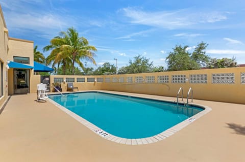 Pool view, Swimming pool