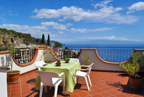 Balcony/Terrace, Mountain view, Sea view