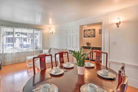 Serenity Stay! 6BR 3BA House with Parkings, WD! Apartment in Oakland