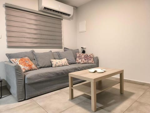 Living room, Seating area, air conditioner