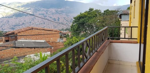 Balcony/Terrace, Mountain view