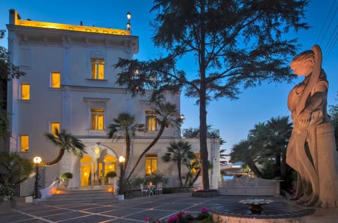 Luxury Villa Excelsior Parco Hotel in Marina Grande