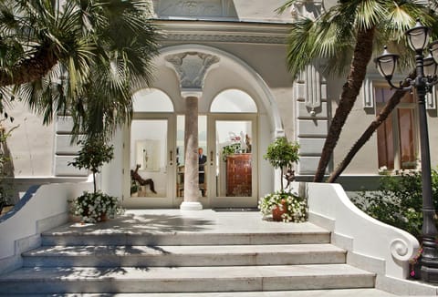 Luxury Villa Excelsior Parco Hotel in Marina Grande