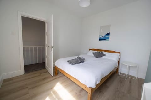 Spacious Holiday Home in Porthcawl House in Porthcawl
