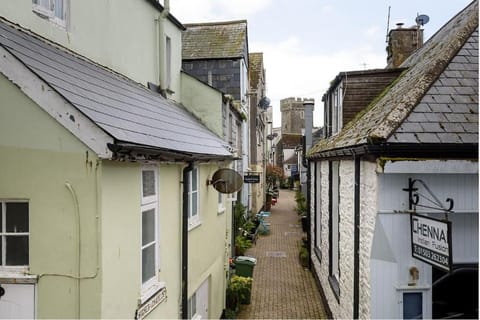 Beautiful 3 bedroom cottage in the heart of Looe House in Looe