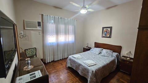 Bed, TV and multimedia, Bedroom, air conditioner