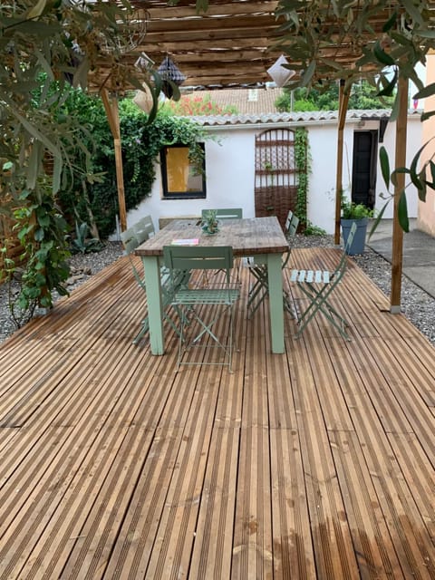 Patio, Garden, Dining area