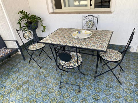 Patio, Dining area