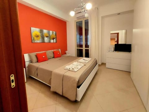 Bed, TV and multimedia, Photo of the whole room, Bedroom, air conditioner