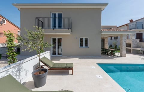 Balcony/Terrace, Swimming pool
