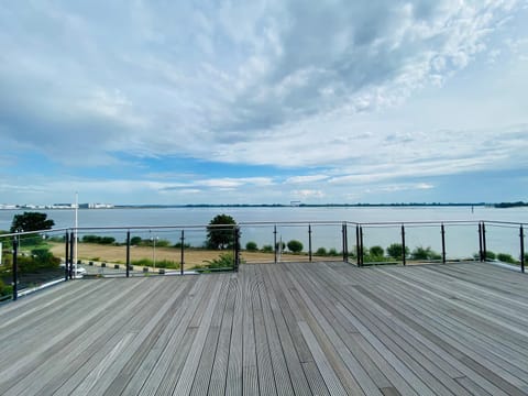 Balcony/Terrace, River view