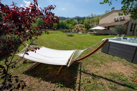 Villa Viloca with private pool, whirpool and air conditioning Chalet in Camaiore