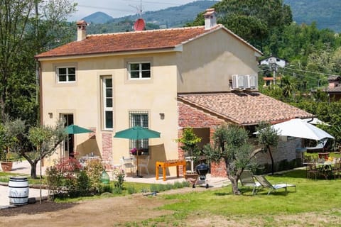 Villa Viloca with private pool, whirpool and air conditioning Villa in Camaiore
