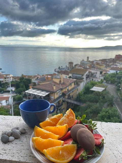 BILOCALE VISTA MARE CON POSTO AUTO Apartment in Porto Santo Stefano