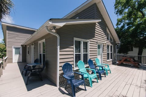 Island Gossip House in Edisto Beach