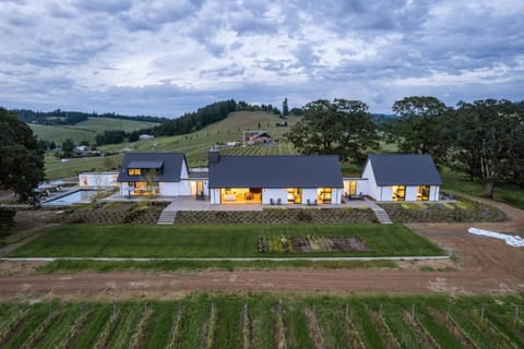 Deux Vert House in Yamhill