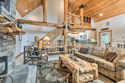 Luxurious Arnold Cabin with Fire Pit and Pet-Friendly! House in Arnold