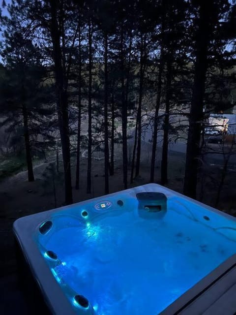 The A on Red Field, Hot Tub, Tesla Charger, A/C House in Kachina Village