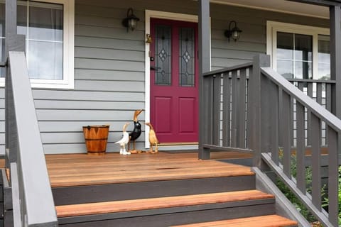 Facade/entrance, Balcony/Terrace