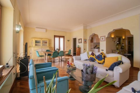 Appartamento da sogno con spiaggia a Posillipo Apartment in Naples