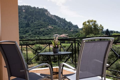 Balcony/Terrace, Mountain view