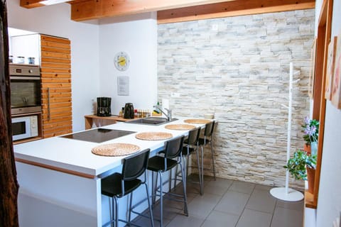 Dining area, kitchen