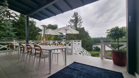 Balcony/Terrace, Seating area, Garden view, Lake view