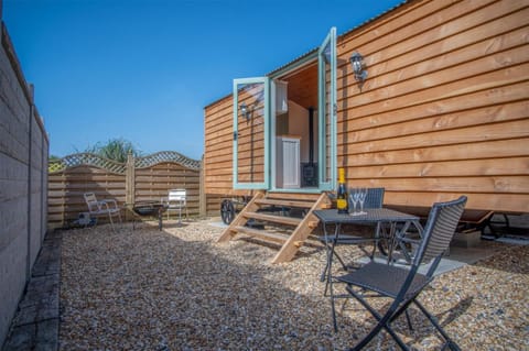 Willow - 1 Bedroom Shepherds Hut - Amroth House in Amroth