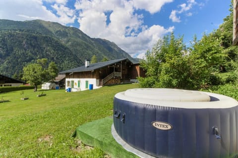 Chalet YOLO, Vallée de Chamonix - sauna et jaccuzi Chalet in Les Houches