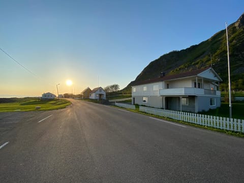 Property building, Neighbourhood, Mountain view, Sunset