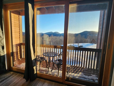 White Mountains Getaway with amazing views! Condo in Glen