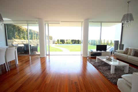 Living room, Garden view