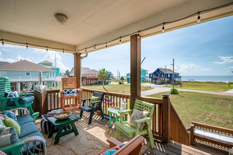 Good Times and Tan Lines home House in Bolivar Peninsula